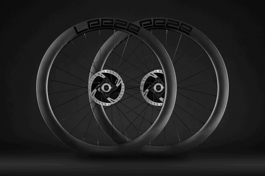 LEEZE CC38 Disc BASIC Black Decals 1